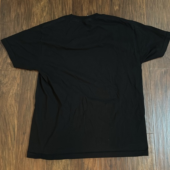 black advisry t shirt - Picture 2 of 3